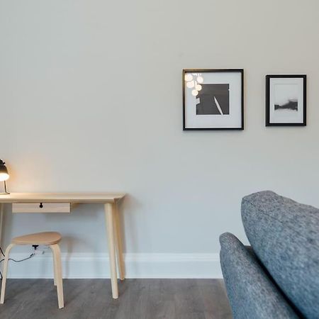 Stylish Stirling Apartment - Free Parking ภายนอก รูปภาพ
