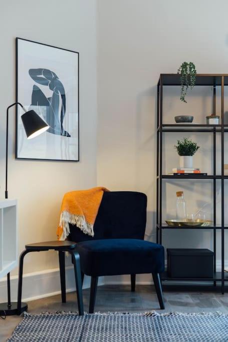 Stylish Stirling Apartment - Free Parking ภายนอก รูปภาพ
