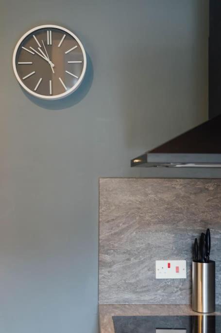 Stylish Stirling Apartment - Free Parking ภายนอก รูปภาพ