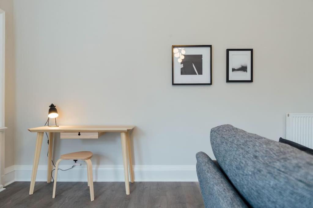 Stylish Stirling Apartment - Free Parking ภายนอก รูปภาพ