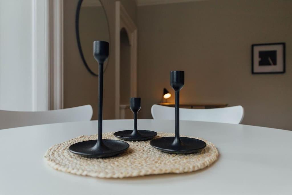 Stylish Stirling Apartment - Free Parking ภายนอก รูปภาพ