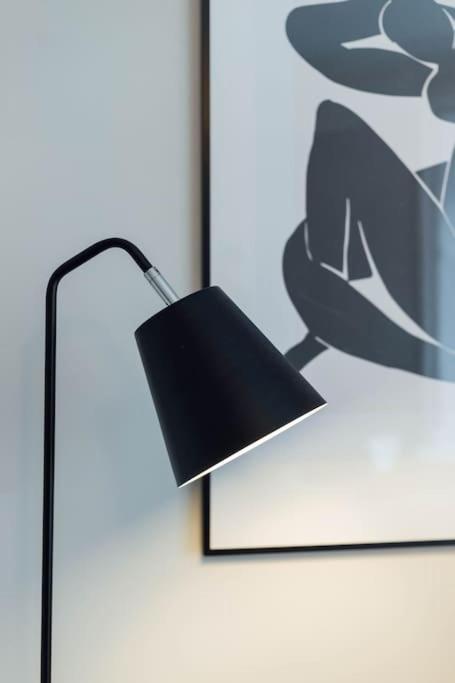 Stylish Stirling Apartment - Free Parking ภายนอก รูปภาพ